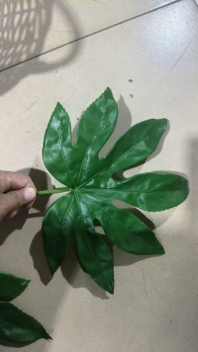 نبات Fatsia Japonica على شكل رشاش، تقنية Real-Touch، بدون ساق، ارتفاع 26 بوصة.
